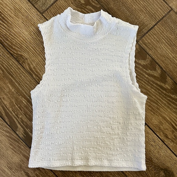Women's O'Neill tank size medium in excellent condition. - Picture 1 of 2